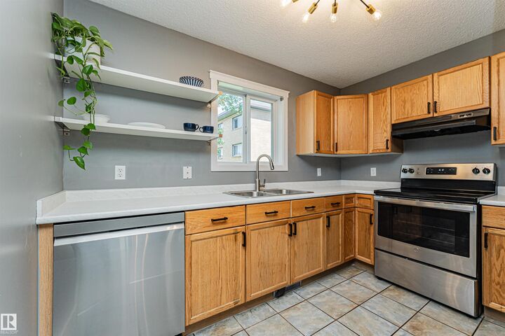 Property Photo: 10909 106 Street NW 134 AB T5H 4M7