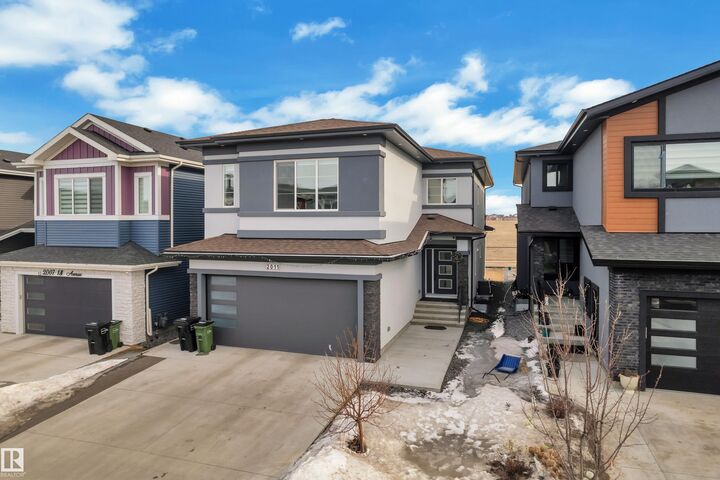 Property Photo:  2011 18 Avenue NW  AB T6T 2M8 