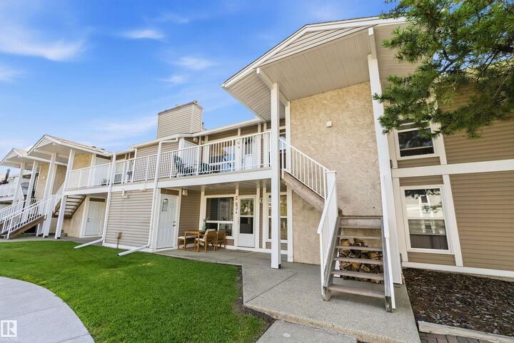 Property Photo: 2204 118 Street NW 64 AB T6J 5K2