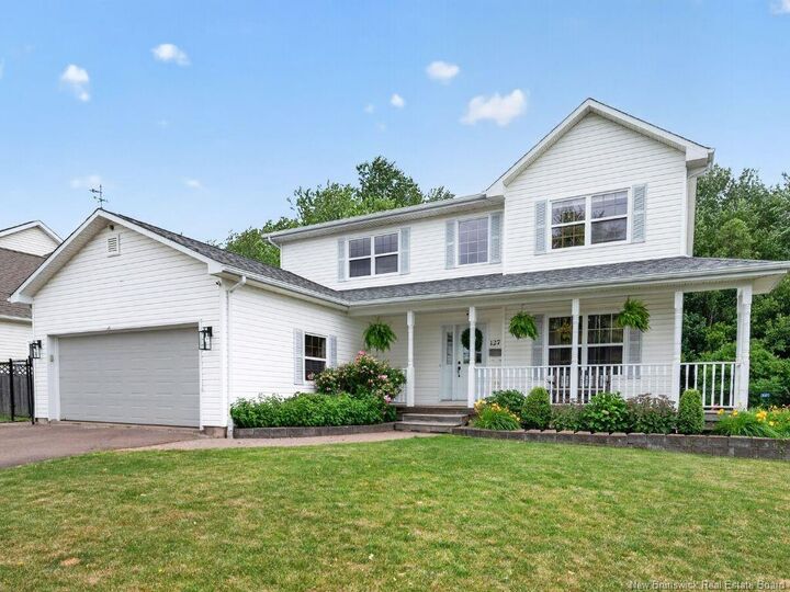 127 Fairview Knoll Drive — photo 1