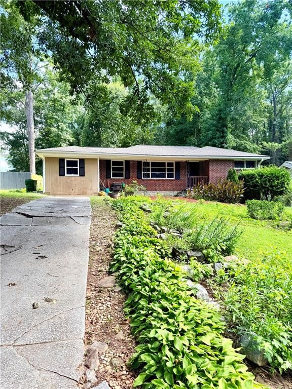 Property Photo: 3270 Bobolink Drive GA 30032