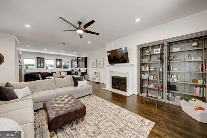 Property Photo: 909 Dumaine Trace GA 30328