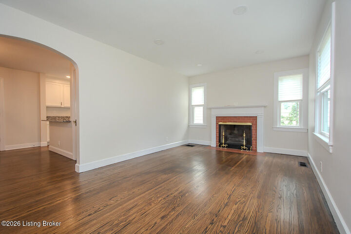Property Photo: 4214 Churchill Rd KY 40207