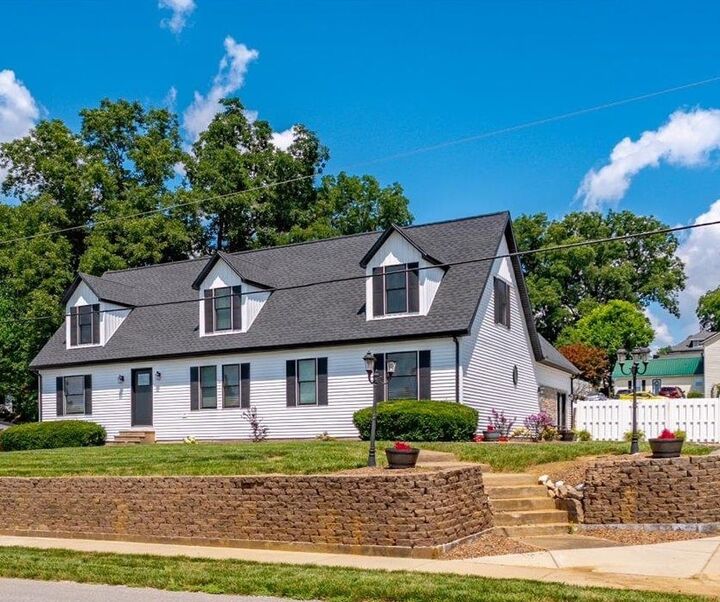 Property Photo:  219 S 6th  IN 47635 