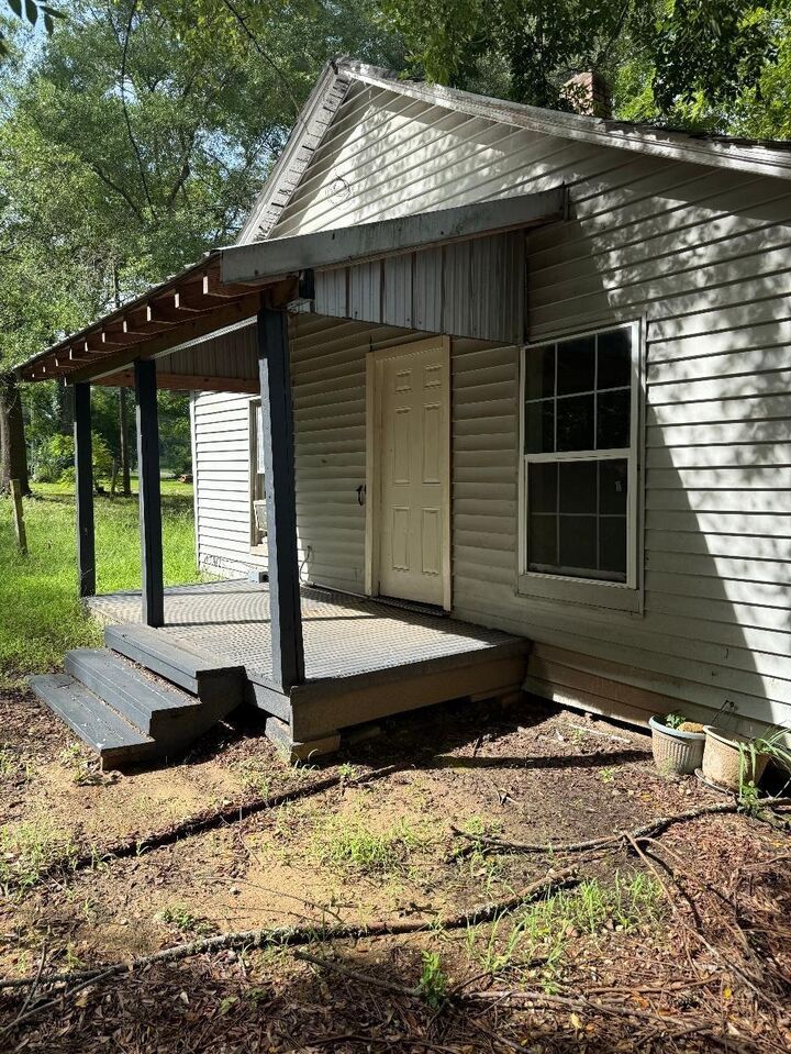 Property Photo:  808 Stokes Street  TX 75835 
