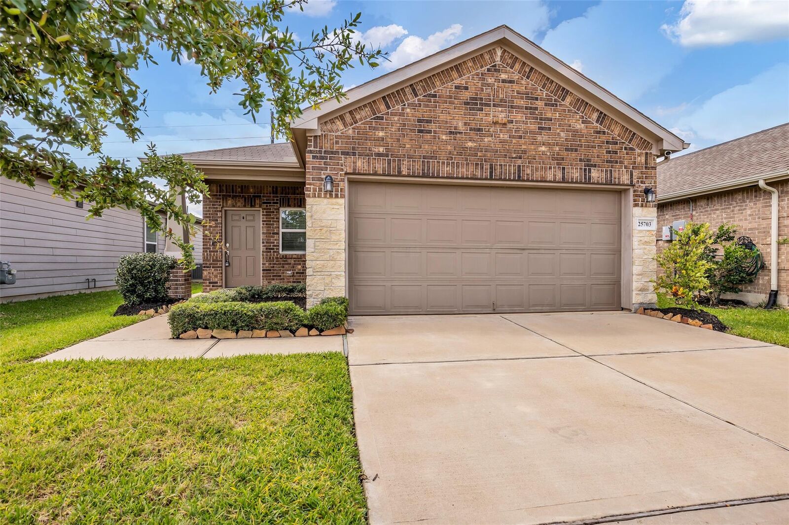 Property Photo:  25703 Bottlebrush Sedge Street  TX 77493 