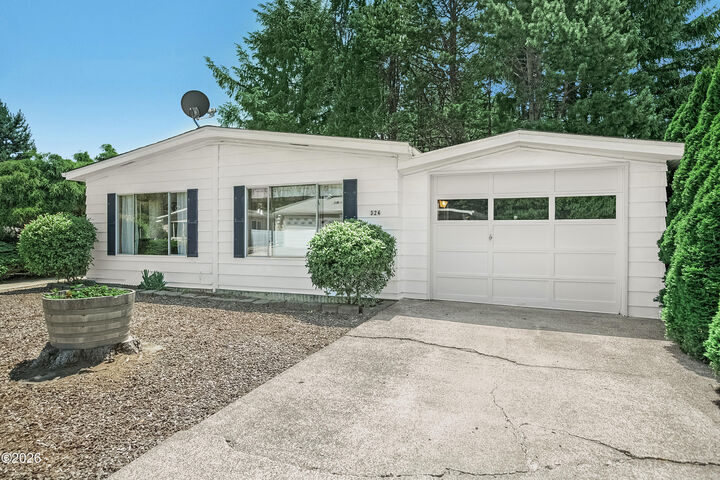 Property Photo:  324 NE 35th Street  OR 97365 