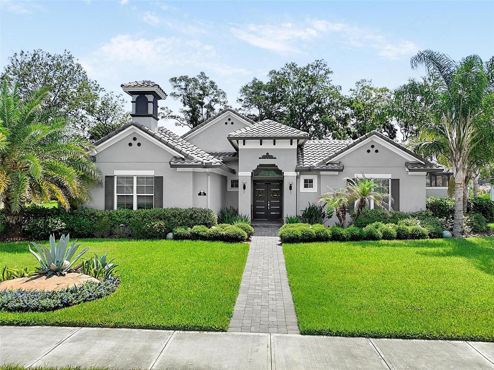 Property Photo: 38 New Leatherwood Drive FL 32137