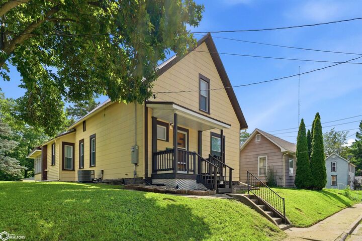 Property Photo: 1216 Doemland Street IA 52601