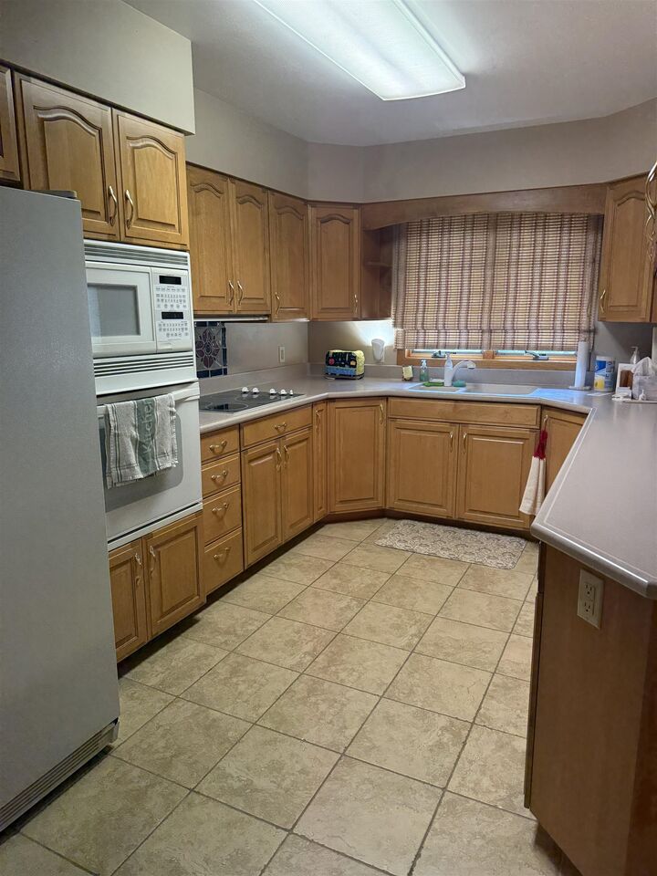 Property Photo:  416 W 2nd St  ND 58790 
