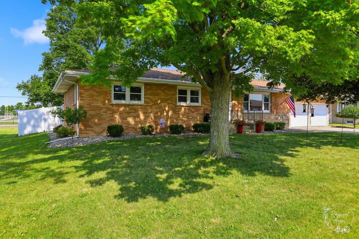 Property Photo: 605 N Elm Street IL 60941