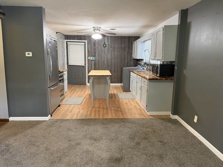 Property Photo:  928 N 7th Street  IL 62966 