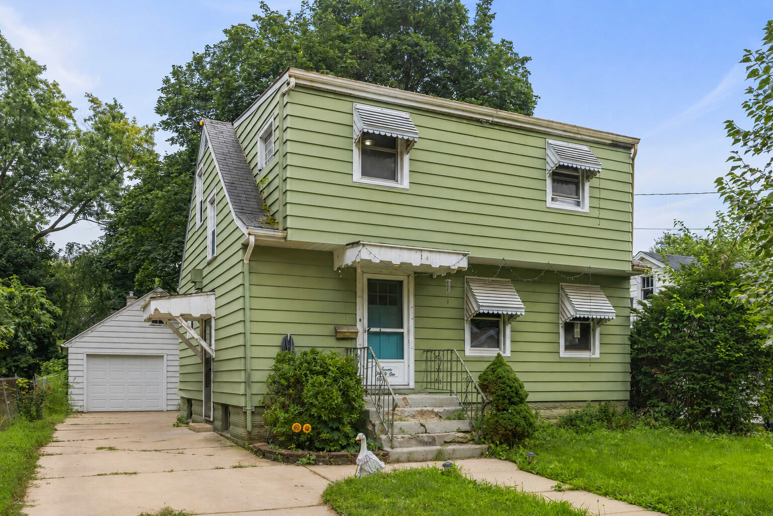 Property Photo: 732 Bangs Street IL 60505