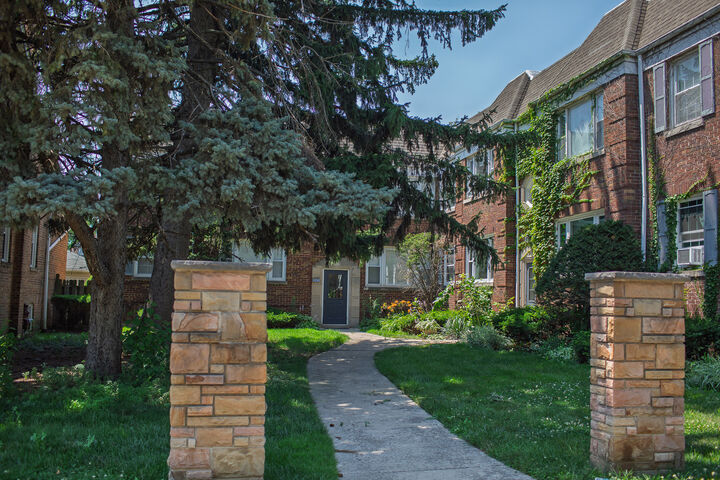 Property Photo: 10518 S Artesian Avenue 2S IL 60655