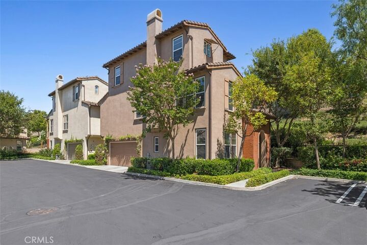Property Photo: 214 Tall Oak CA 92603