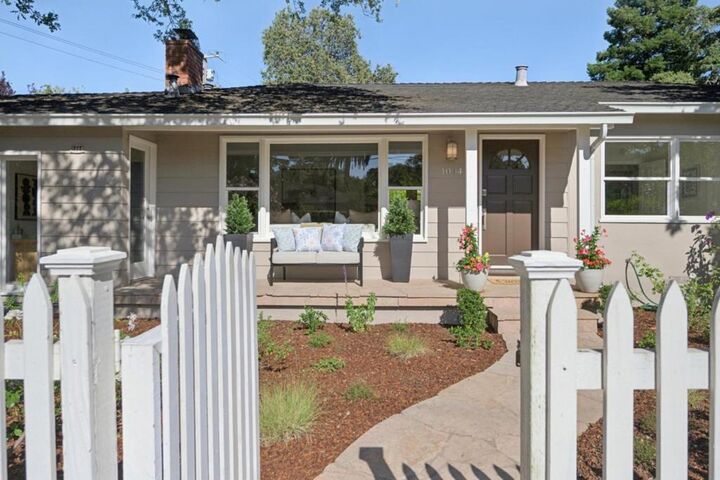 Property Photo:  1004 Del Norte Avenue  CA 94025 