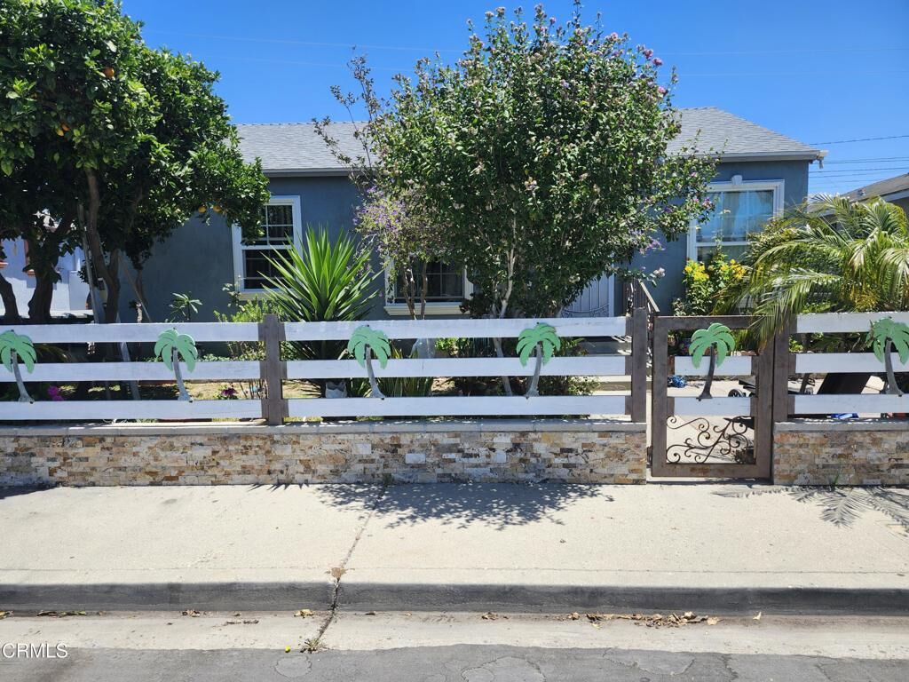 Property Photo:  210 Harding Avenue  CA 93030 