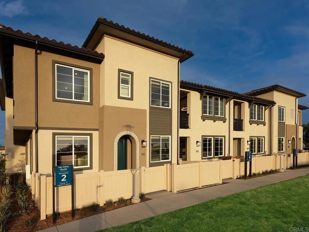 Property Photo:  511 Avenida Centro 101  CA 91910 