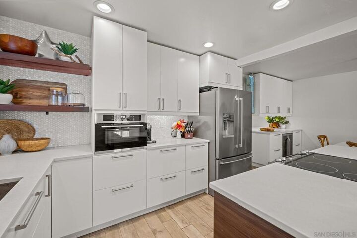 Property Photo: 1074 Isabella Avenue CA 92118