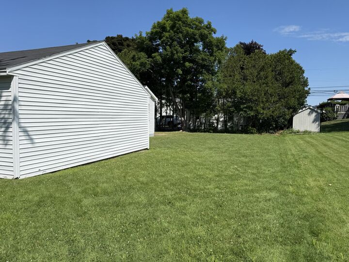 Property Photo: 8 Broadlawn Drive ME 04412