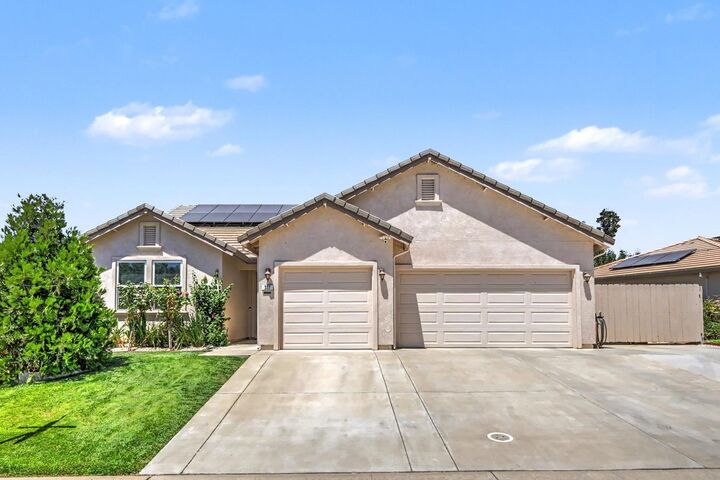 Property Photo: 327 Manor Drive CA 95640