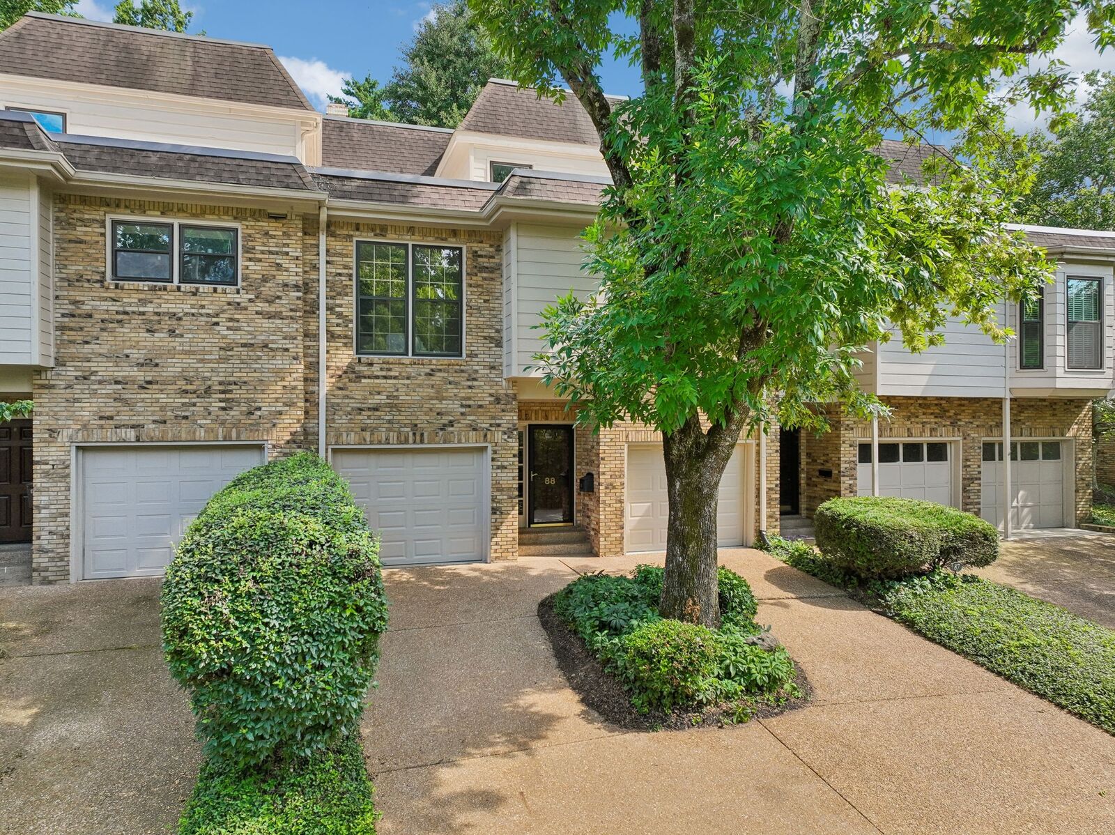 Property Photo:  401 Bowling Ave 88  TN 37205 
