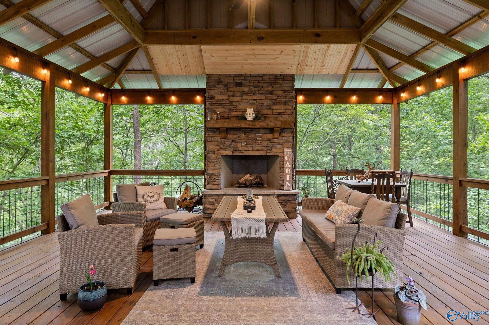 Property Photo: 409 Road 9050 AL 35984