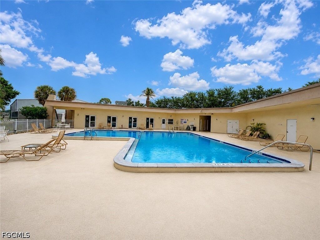 Property Photo:  2079 Barkeley Lane 13  FL 33907 