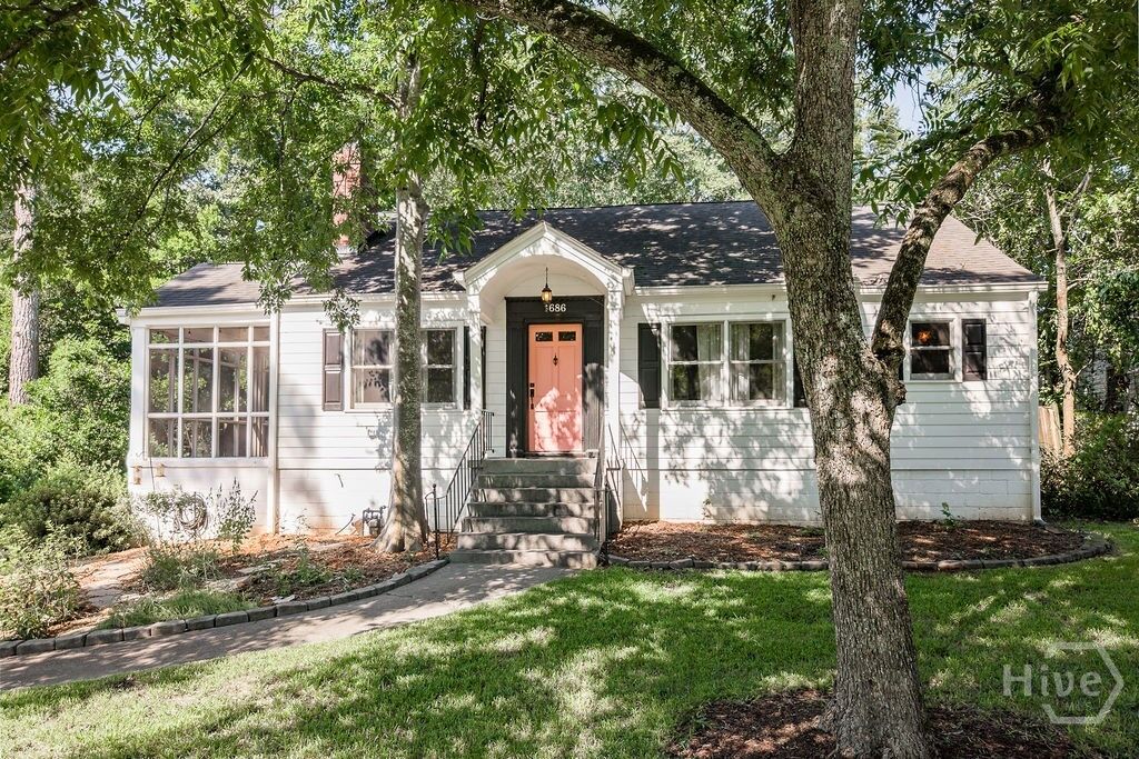 Property Photo: 1686 S Milledge Avenue GA 30606