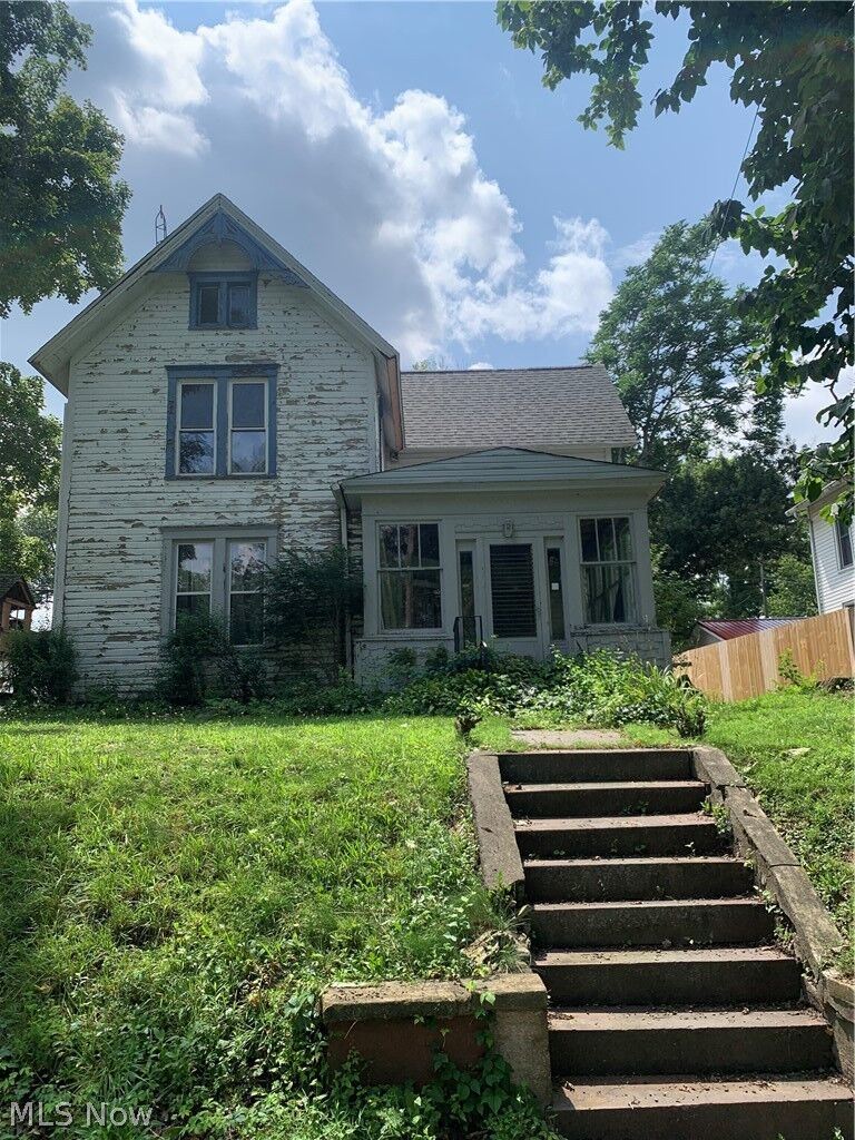 Property Photo: 334 State Street OH 44431