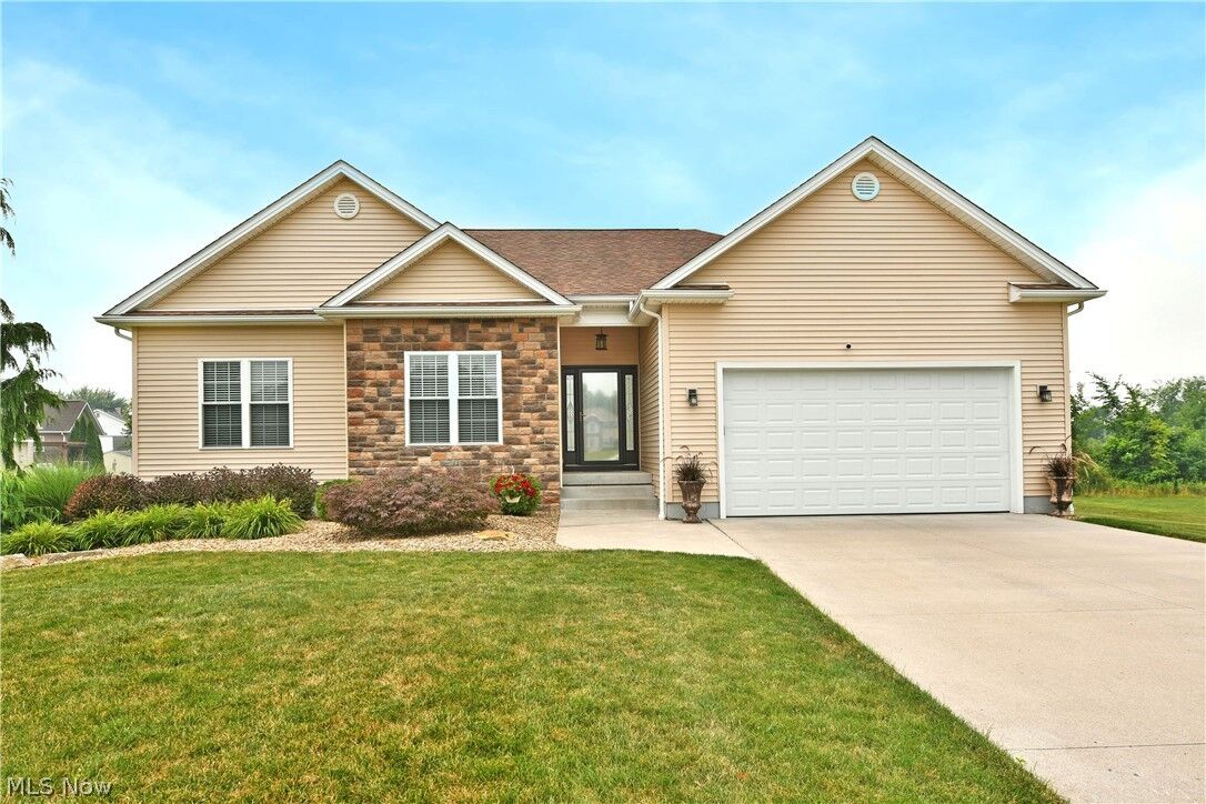 Property Photo:  6460 Bay Meadow Court  OH 44515 