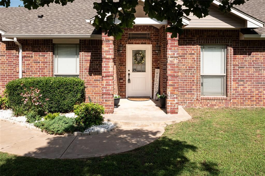 Property Photo: 12803 El Zorro OK 73034