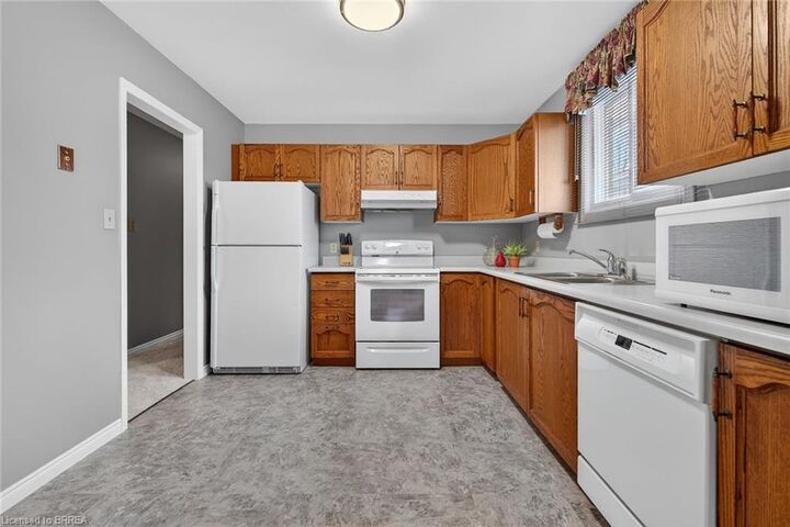 Property Photo: 104 Viscount Road ON N3P 1Y6