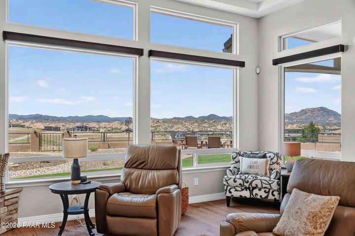 Property Photo: 5274 High Cliff Way AZ 86301