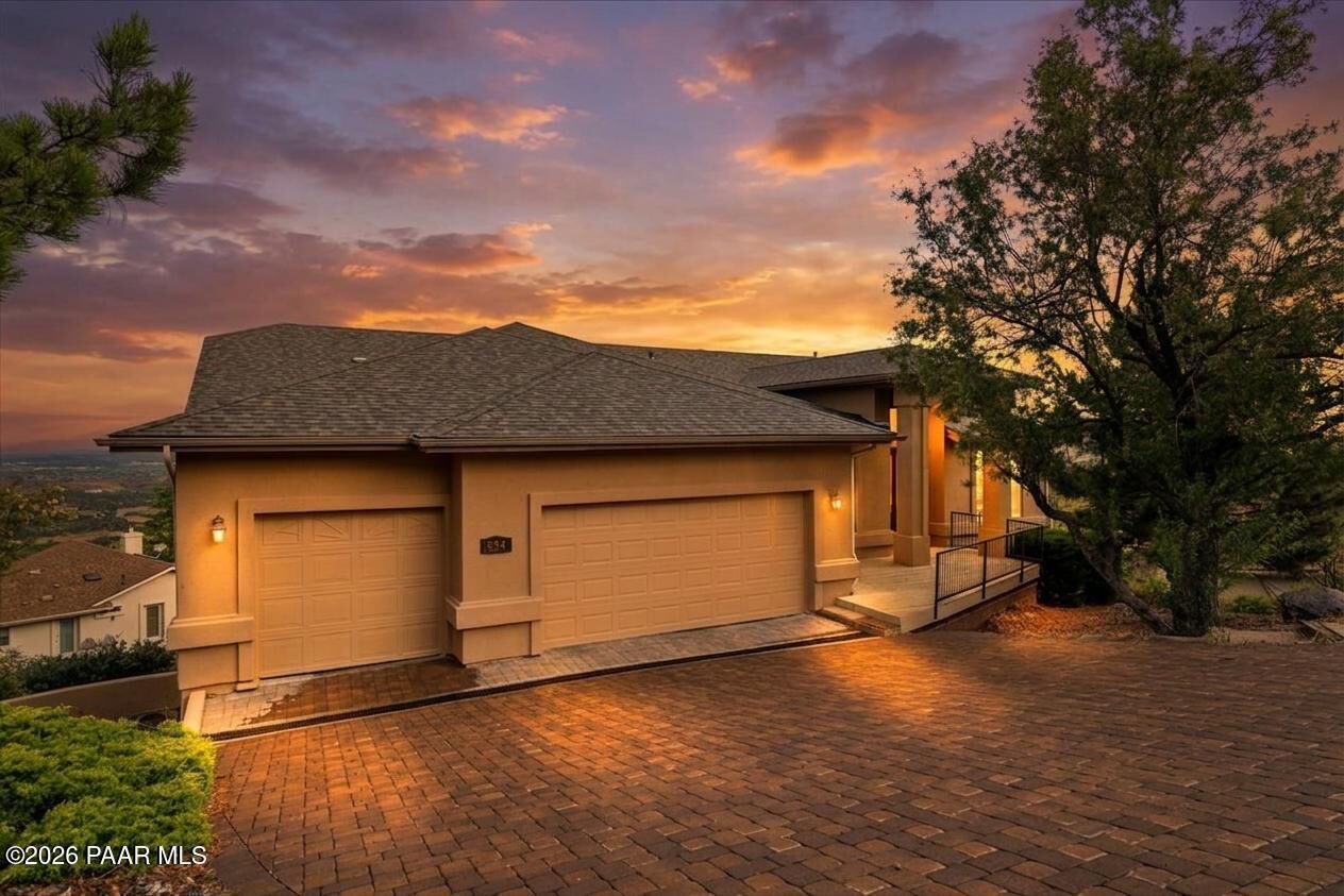 Property Photo: 834 Yavapai Hills Drive AZ 86301