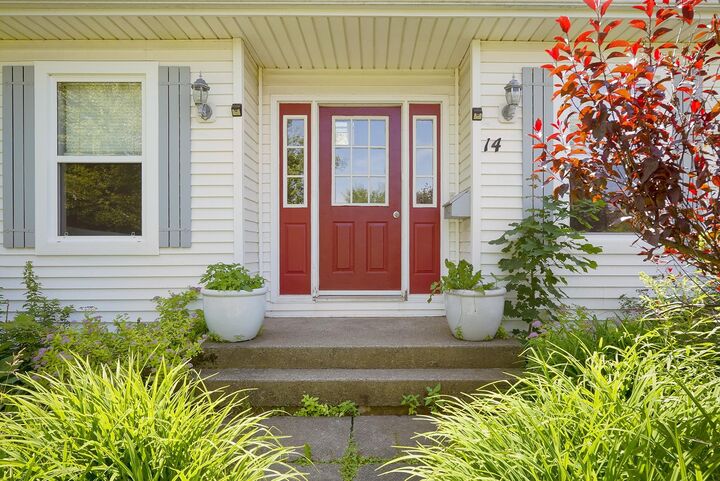 Property Photo: 14 St. Catherines Avenue PE C1B 1A5