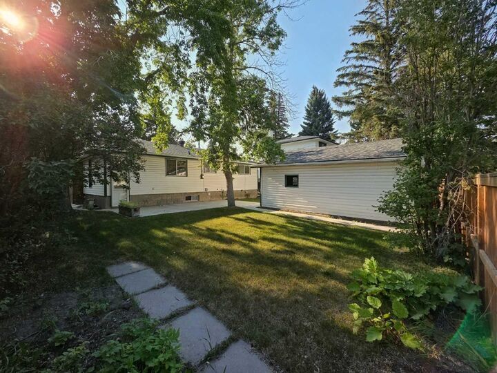 Property Photo: 5936 Dalmead Crescent NW AB T3A 1E6