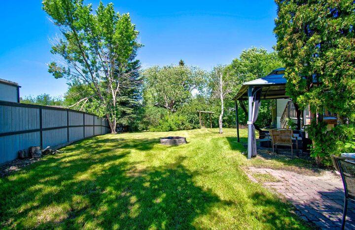 Property Photo: 24 Spring Dale Court SE AB T4A 1N9