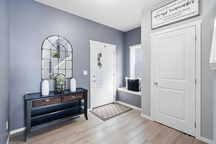 Property Photo: 206 Lucas Crescent NW AB T3P 1M8