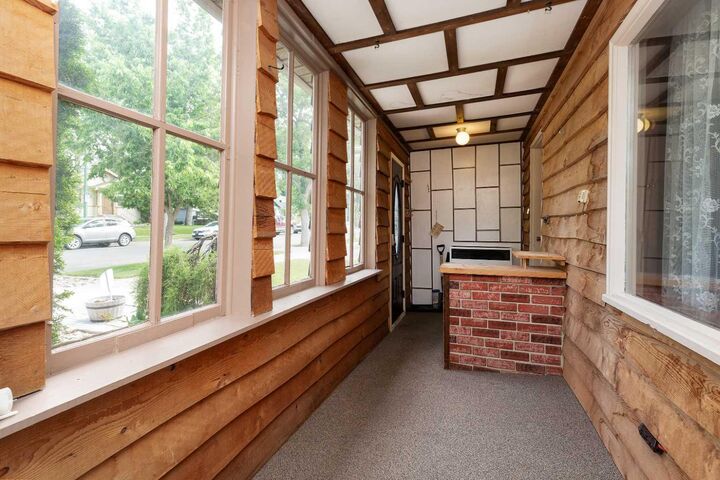 Property Photo: 1238 7 Avenue S AB T1J 1K8