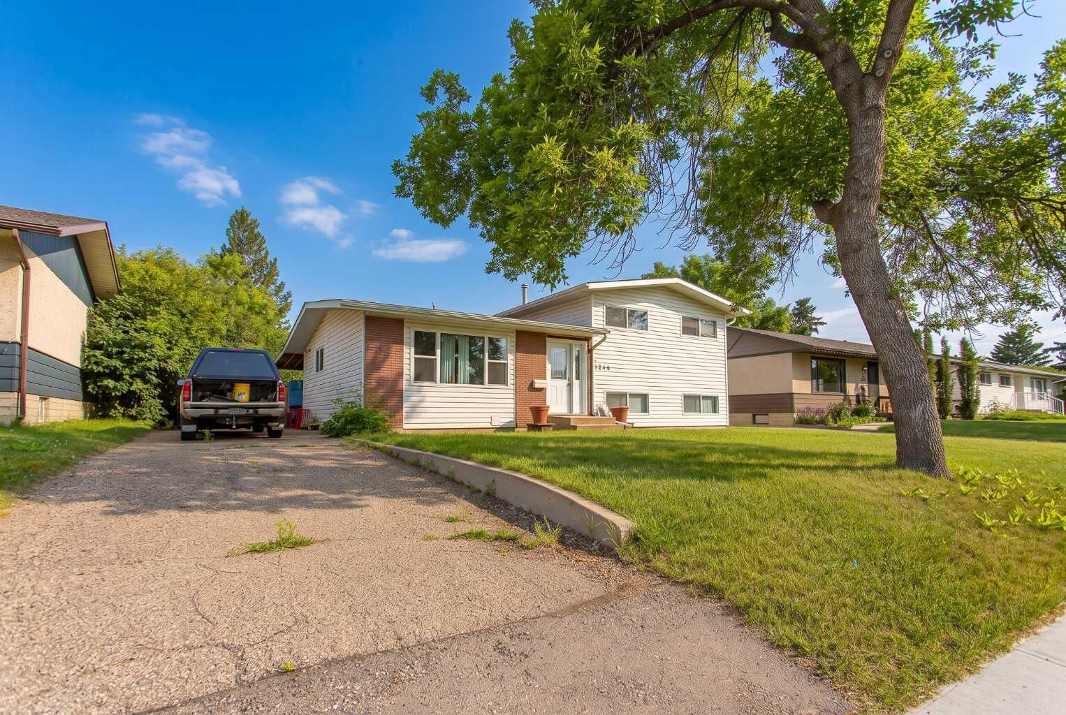 Property Photo:  5246 47 Street  AB T4L 1H5 