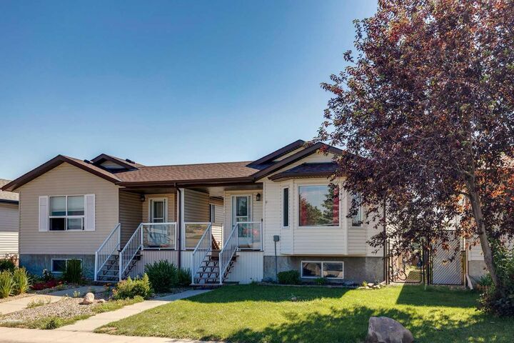 Property Photo: 1916B 29 Avenue AB T0L 1R0