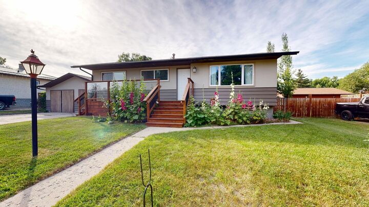 Property Photo: 2312 18 Street AB T0L 1R0