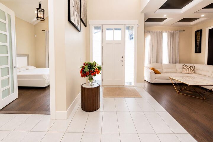 Property Photo:  772 East Lakeview Road  AB T1X 1B1 