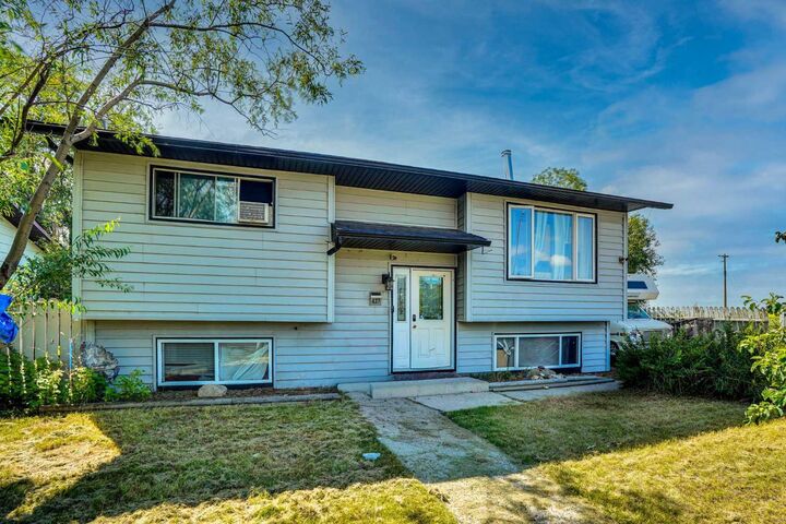 437 McKinnon Drive — photo 1