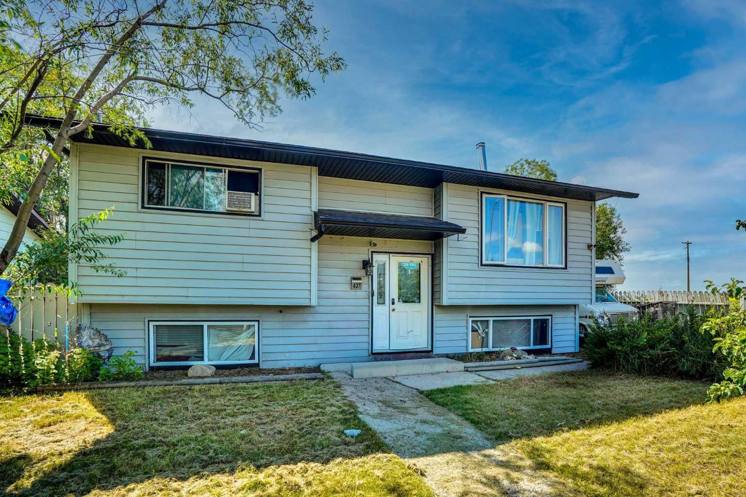 Property Photo: 437 McKinnon Drive AB T0J 0M0