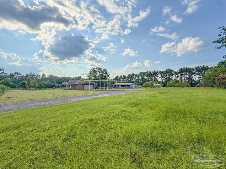 Property Photo: 3630 Aubrey Ln FL 32571