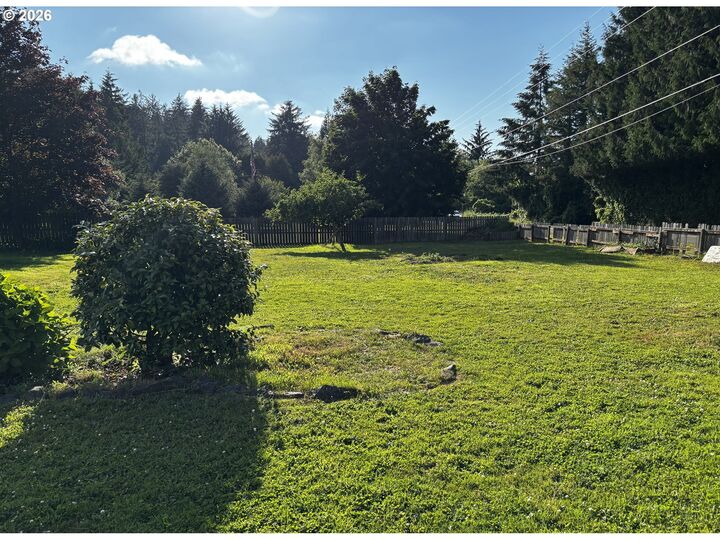 Property Photo: 4760 Brickyard Rd OR 97141