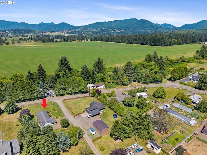 Property Photo: 4760 Brickyard Rd OR 97141