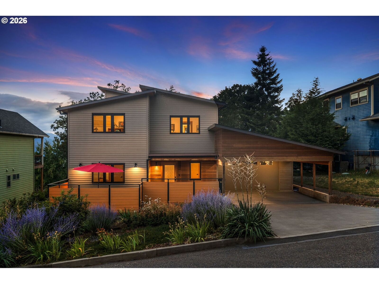 Property Photo: 833 William Dr WA 98672